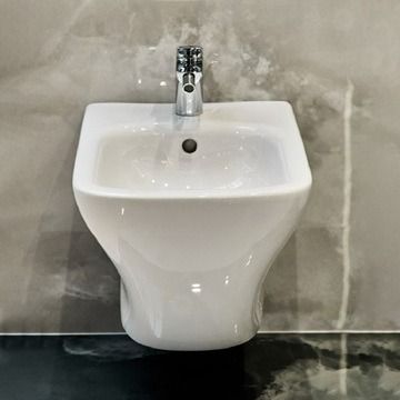 Bidet wiszący  Multi Line Saran Square