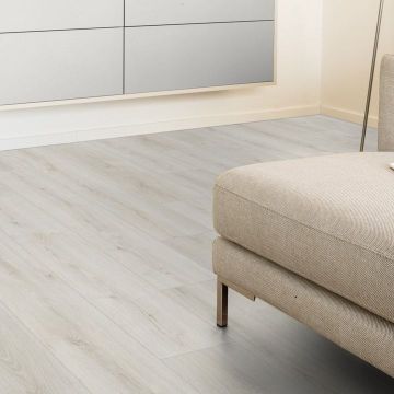 Panele podłogowe Kaindl Dąb Evoke Delight 4419 AC4 8 mm V-fuga