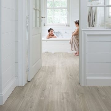 Panele winylowe Quick Step Dąb Canyon szary ze śladami cięcia piłą AVSPT40030 5 mm V-fuga