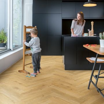 Panele winylowe Quick Step Dąb jesienny miodowy SGHBC20333 2,5 mm Jodełka