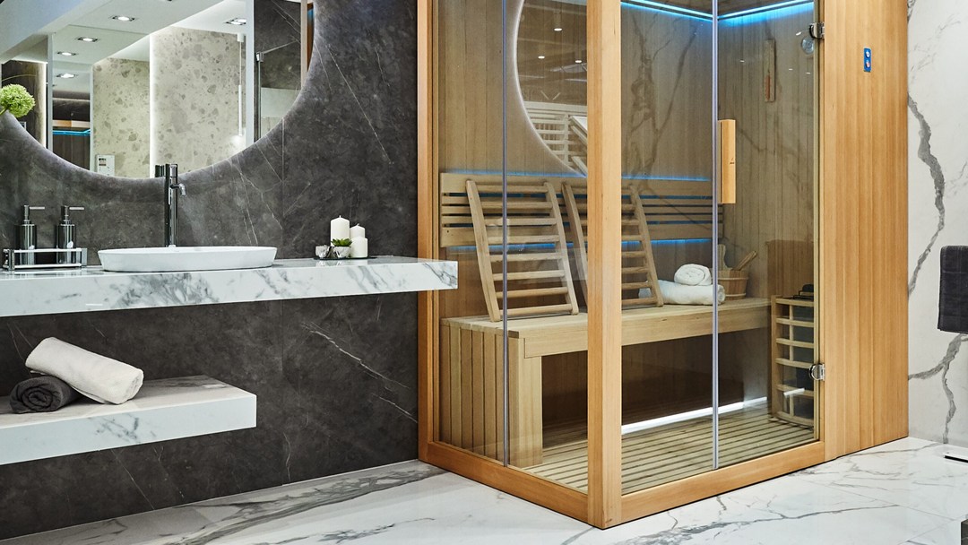 Sauna sucha w salonie Multi Design