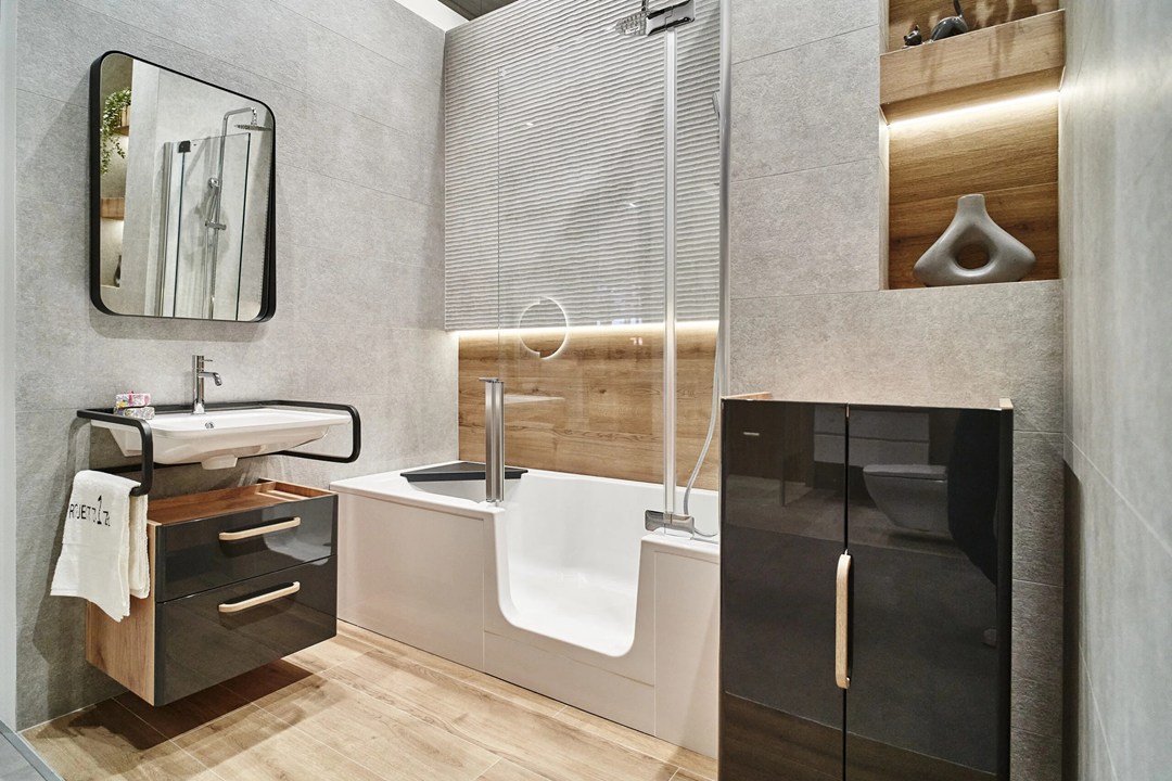 Nowoczesna łazienka w salonie Multi Design