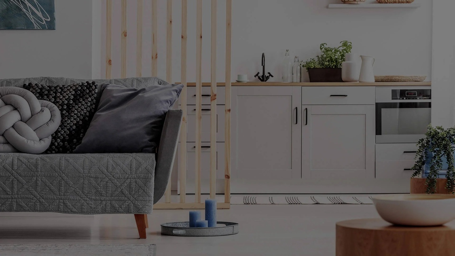 Jak urządzić kuchnię połączoną z salonem? Radzi architekt wnętrz Elżbieta Rogalska